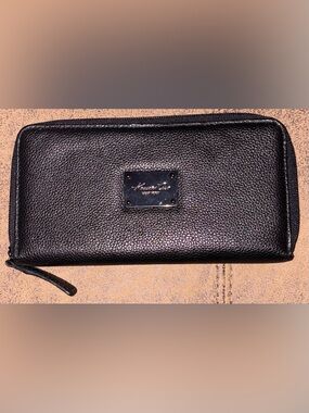 Kenneth Cole Black Pebbled Leather Wallet